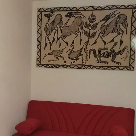 Airport Butterfly Apartment *